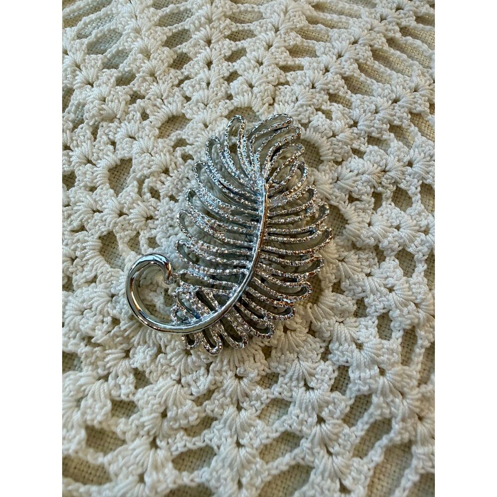 Vintage Signed GERRY'S Textured Silver Tone Fern Leaf Brooch, Retro Pin 1970s